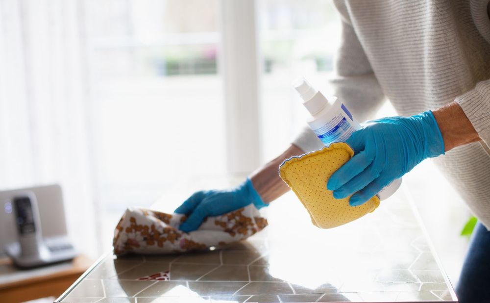 Deep cleaning kitchen and bathroom